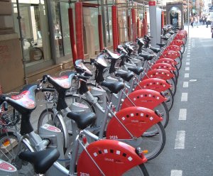 Are they community bikes? Do they charge by the minute? Do you have some kind of pass key or can you use your credit card? Aaah!